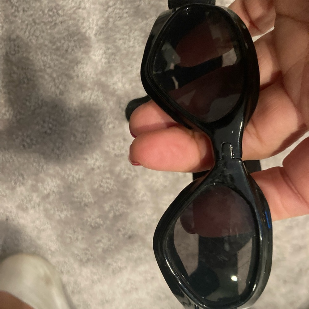 Small dog goggles which were never used. Restaurant and travel water bag
